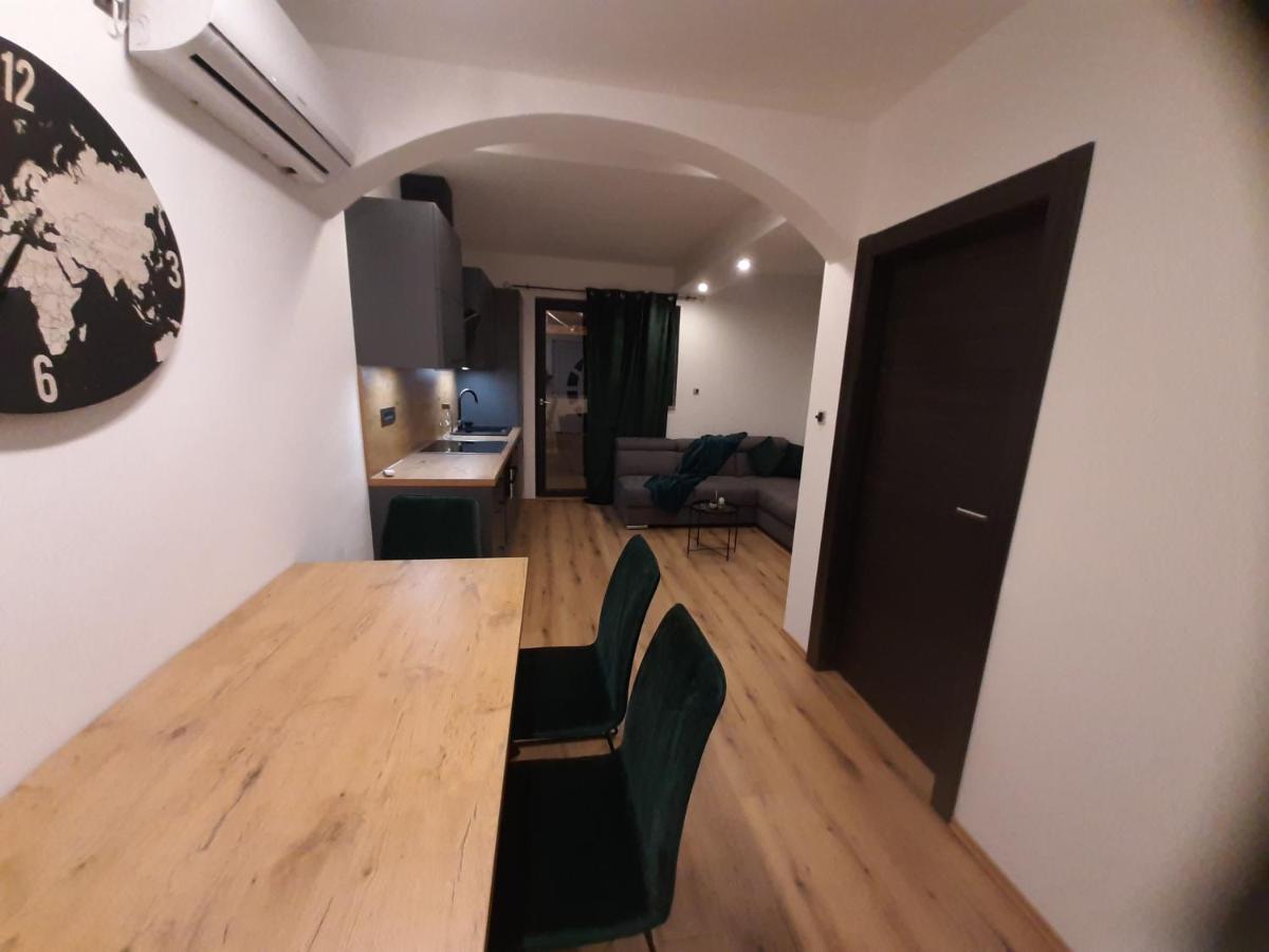 Apartman Mate 洛帕 外观 照片