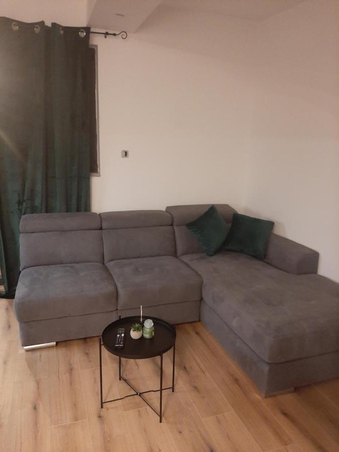 Apartman Mate 洛帕 外观 照片