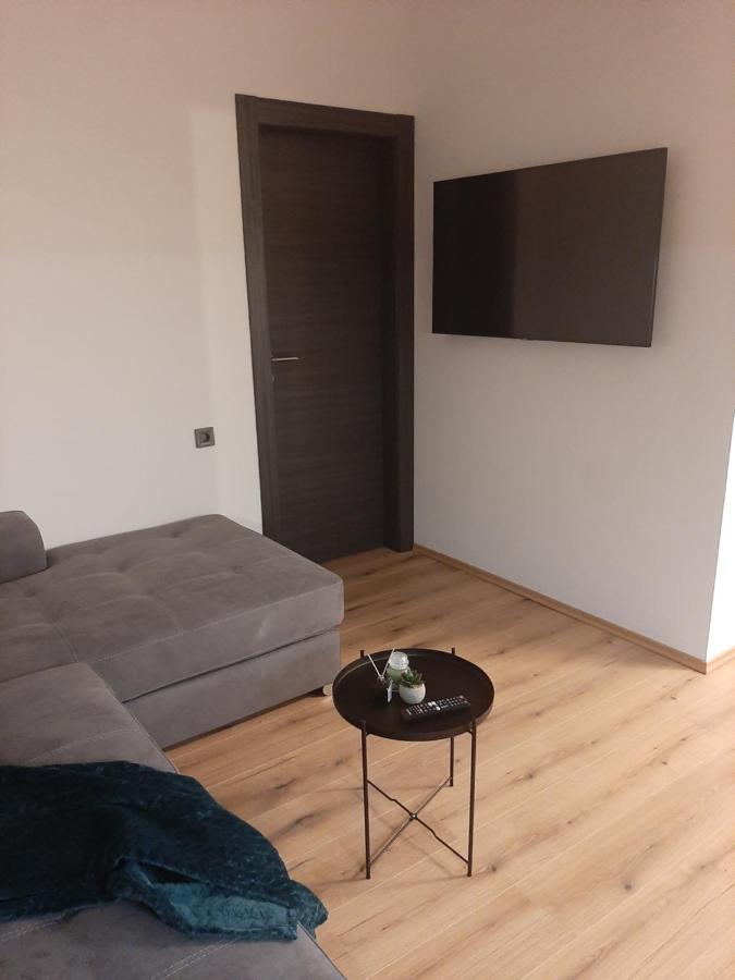 Apartman Mate 洛帕 外观 照片